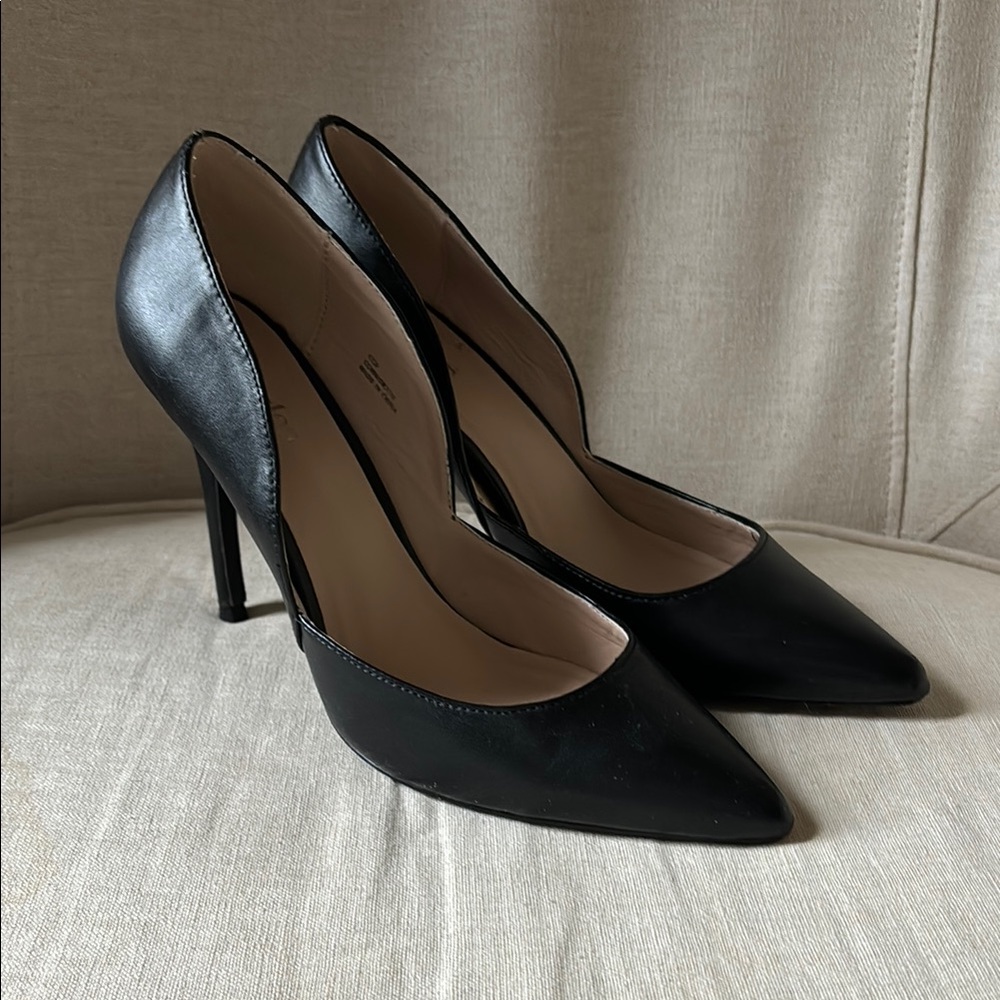 Charles by Charles David Black Stiletto Point Heels